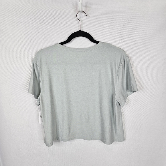 Old Navy Active Cloud Soft Cropped Tee NWT - Picture 7 of 9